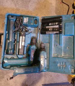 Makita 9.6V Cordless Chuckless Drills Flashlight QuickChargers 5-Batteries
