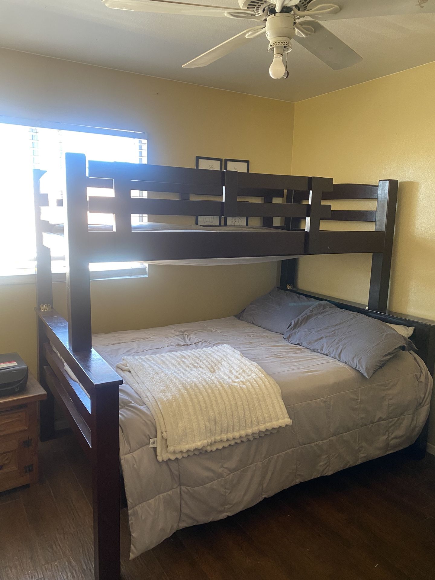 Bunk Beds/ Literas