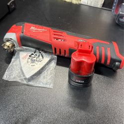 Milwaukee M12 Oscillating Tool