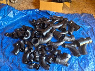 44 pieces of PCV plumbing PIPES