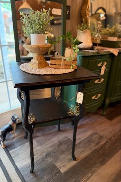 Gorgeous Black French Theme End Table