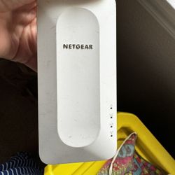  Netgear WiFi Mesh router