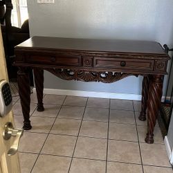 Entry Decoration Table 