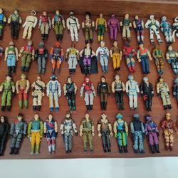 Collector seeking vintage old GI Joe toys dolls and action figures accessories 1960s 70s 80s g.i. Joes toy figure collector collectibles 