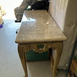 Italian style entering table