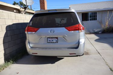 Toyota Sienna 2012