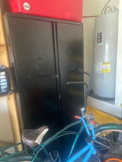 Storage cabinet