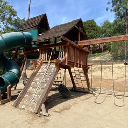 Playset Rainbow, Used , delivery And installation 