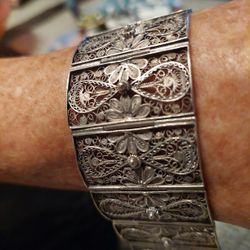 VINTAGE STERLING SILVER BRACELET