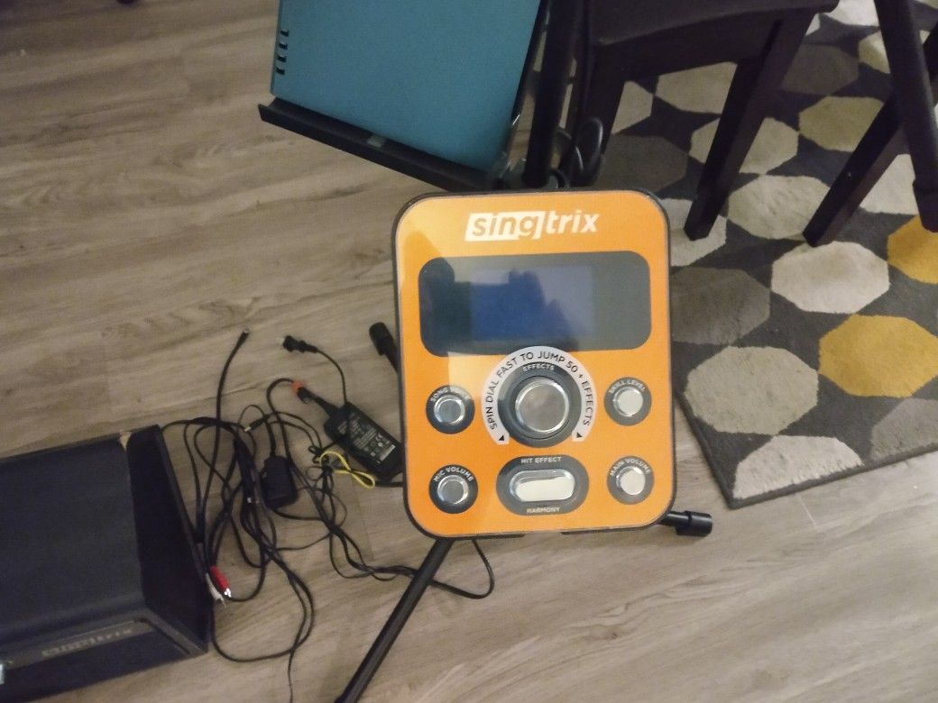 Song Trix Karokee System, Speaker, Microphone, And All Attachments Included . Barely Used Like New