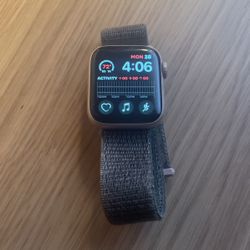 Apple Watch Series 4 40 mm Rose Gold