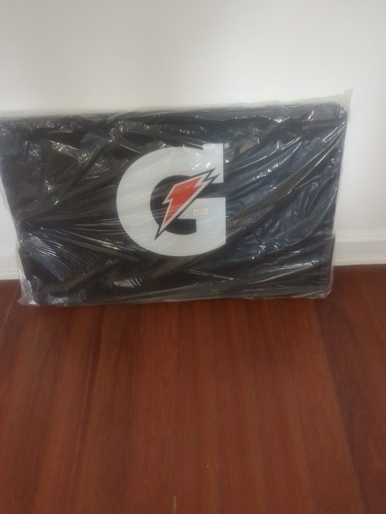 10 Foot Gatorade Basketball Hoop(NEW)