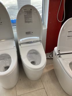 Toto G5A New White Color Toilet Bidet Washlet Smart Toilet Combo With Auto Open Close Seat Tornado Flush System Ready For Pick Up Today