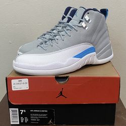 Jordan 12 University Blue Size 7.5