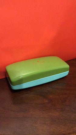 Kate spade sunglasses case brand new with cleaning cloth