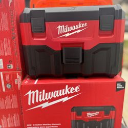 Milwaukee M18 Wet/Dry Vacuum 