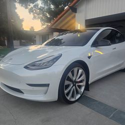 TESLA MODEL 2019 2,500$