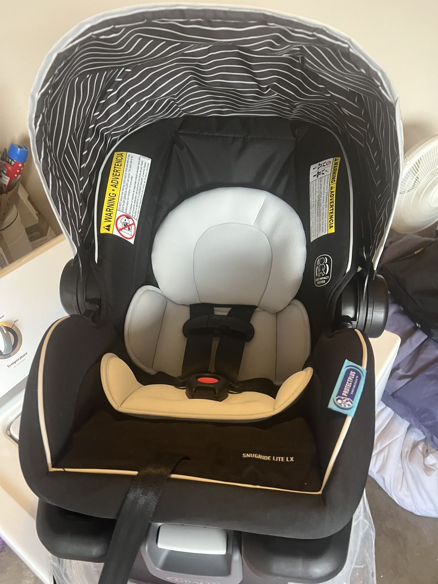 NEW GRACO INFANT CAR SEAT