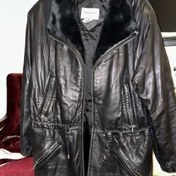 Women’s Medium Size Genuine Leather Jacket 