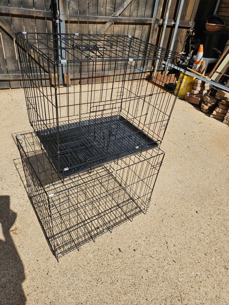 Large cage 36 x 25 on top/ arriba x 27 in high/ altura