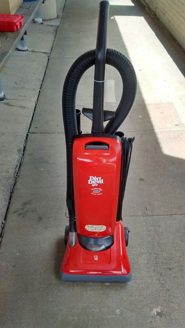 Dirt Devil Upright Vacuum Featherlite Begged Used For In Dirt Devil Upright Vacuum Featherlite Begged Used For In Milwaukee Wi Offerup