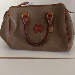 Dooney And Bourke Classic Bag 
