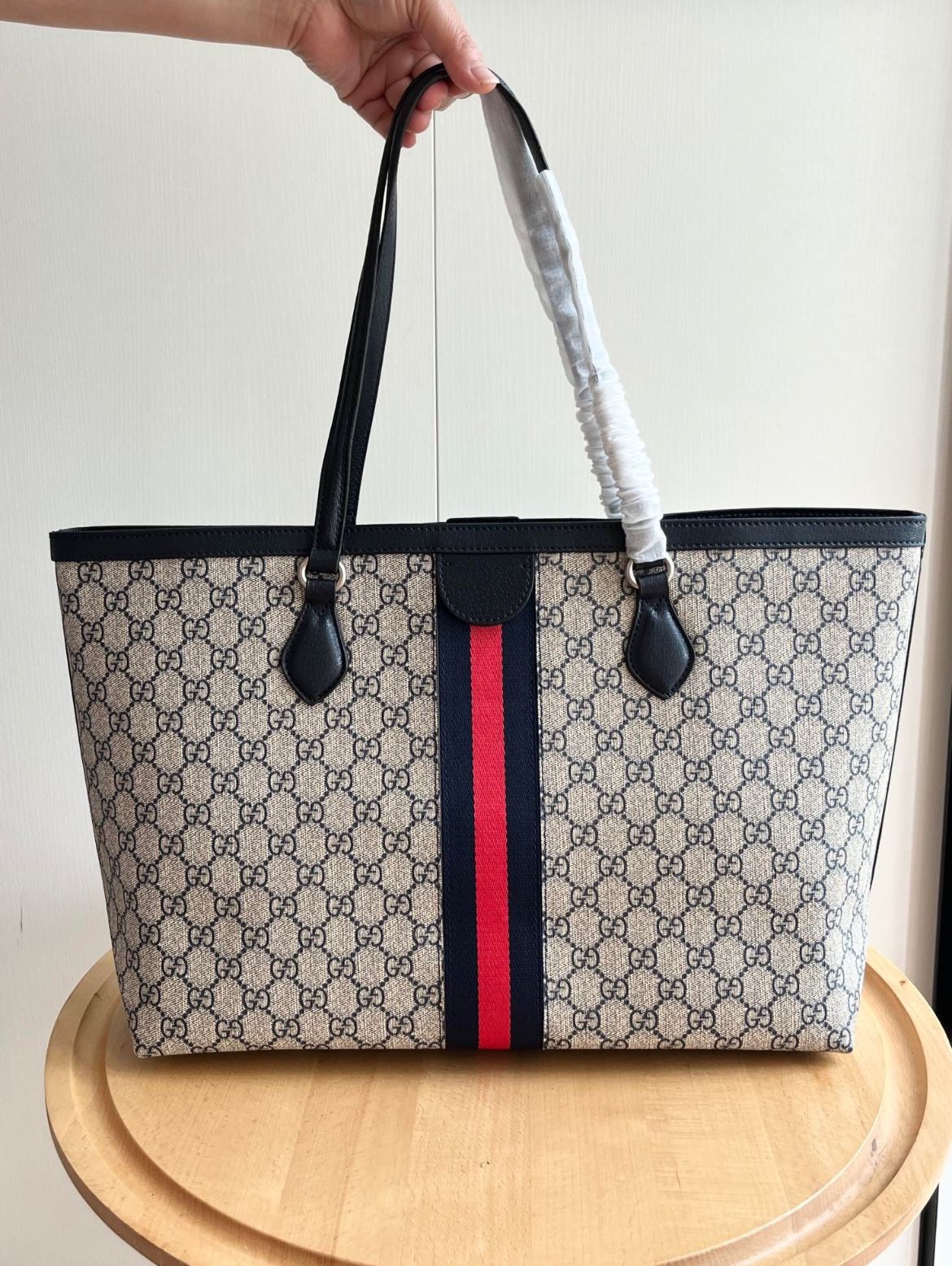 Gucci Ophidia Tote Bag - Timeless & Spacious