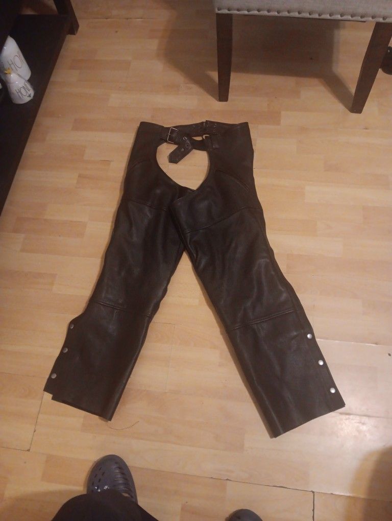 PAPAS LEATHER BARN Motorcycle Biker Chaps Size Mediu.