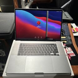 MacBook Pro 16” (2019) i9 • 16GB RAM • Works • Screen Damage