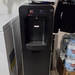 Bottom load water dispenser