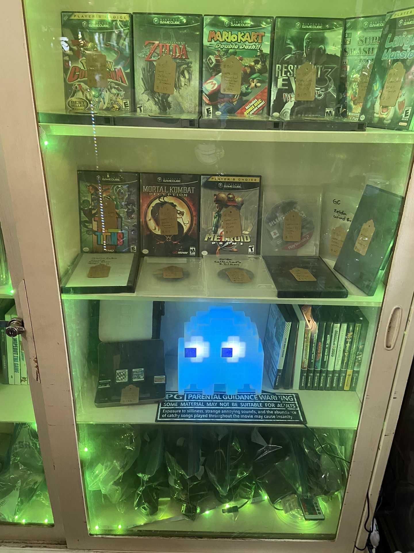 Retro Games & Consoles (Booth #50)