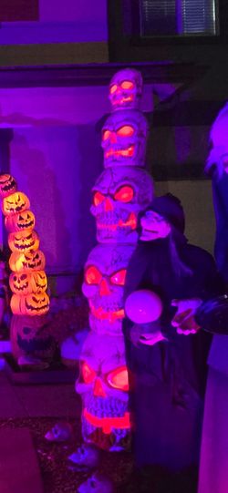 Home Accents Holiday 8ft Giant-Sized Halloween Skull Stack with LEDs