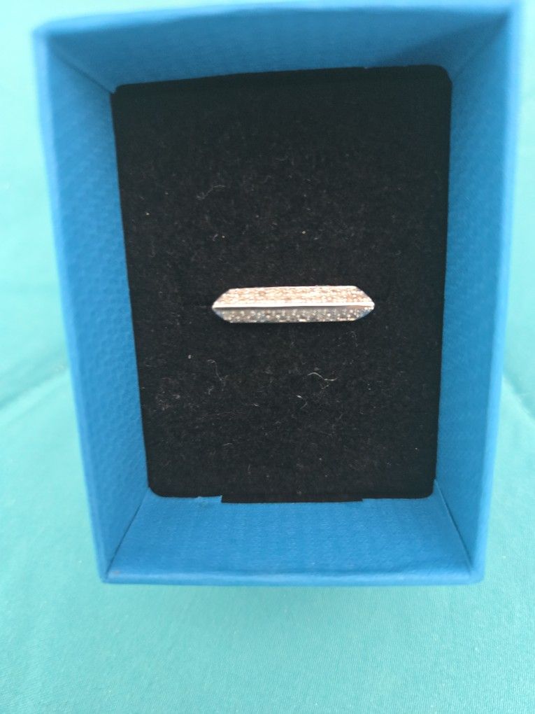 Diamond Ring Size 7 Very Unusual Setting