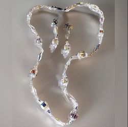VINTAGE AB CRYSTAL GEOMETRIC FACETED BEAD NECKLACE and EARRING SET SQUARE  27”