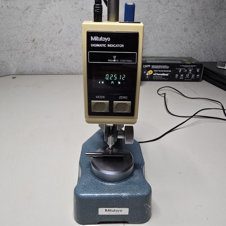 Mitutoyo Digimatic Indicator +  Mitutoyo 7004 Dial Gage Stand,