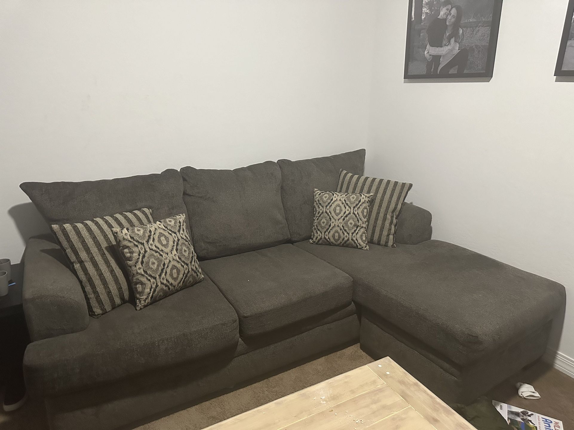 Grey L Couch With 4 Pillows 