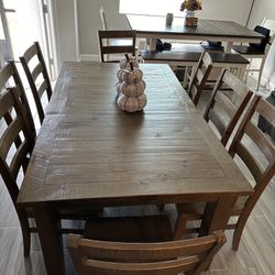 Reclaimed Wood Farmhouse Dining Table And Chairs