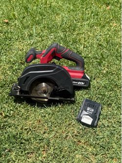 Craftsman Cordless Circular Saw / 2 Batteries included