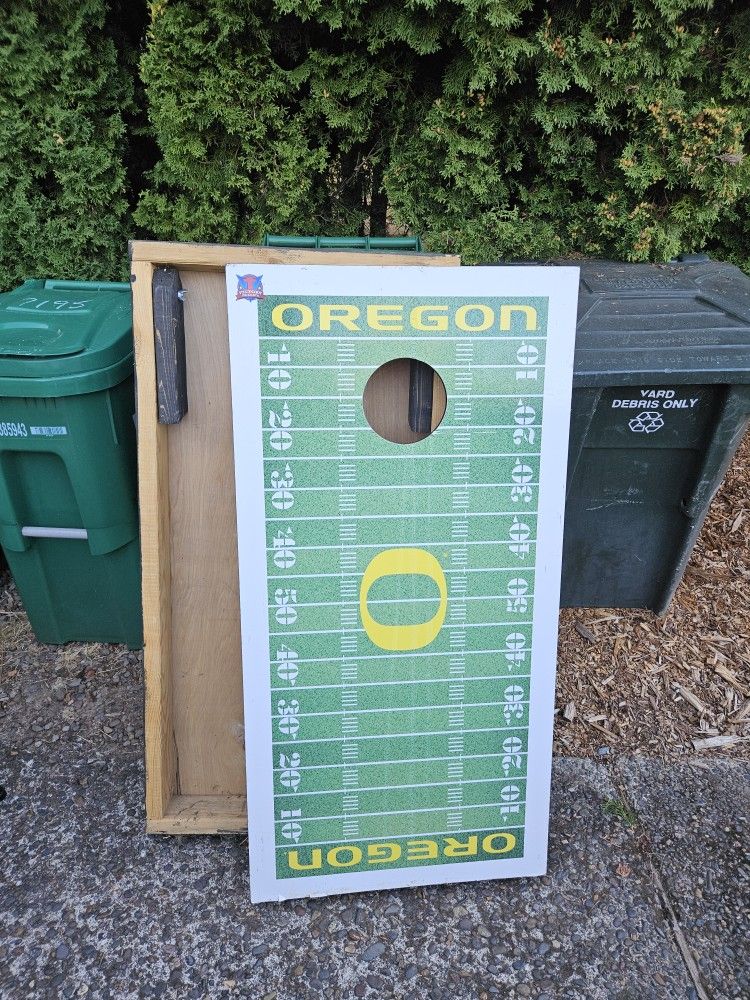 Cornhole - UO / Oregon Ducks w/ matching bags