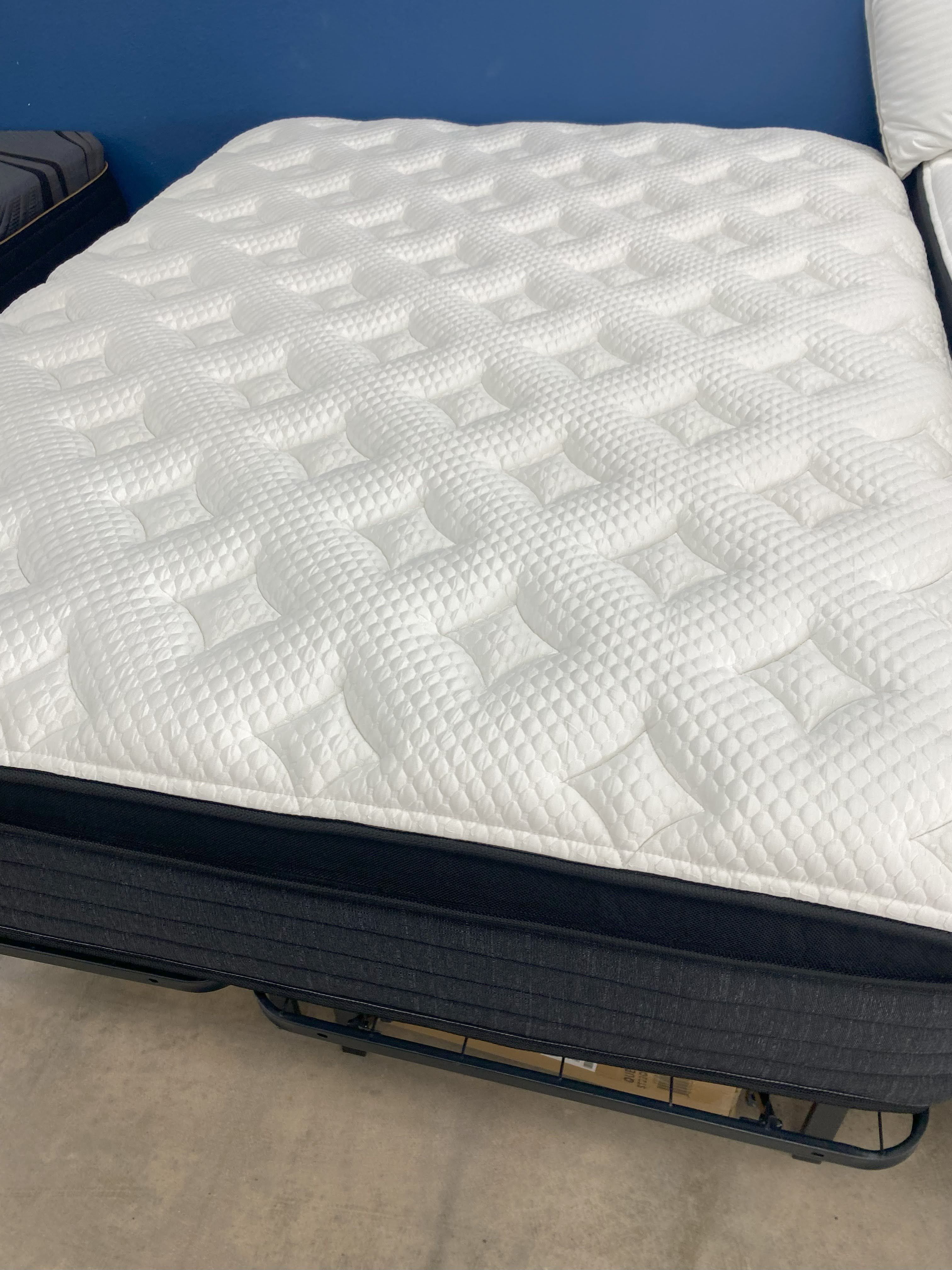 DON'T PAY RETAIL PRICING ON YOUR NEXT MATTRESS!