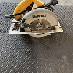 Dewalt Circular Saw