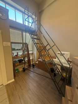 Warehouse ladder (fold and store)
