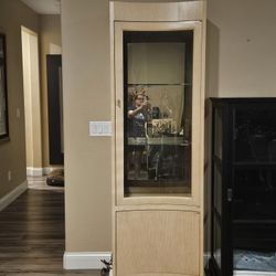 Luxury Wooden Display Case, China Cabinet, Curio w/storage