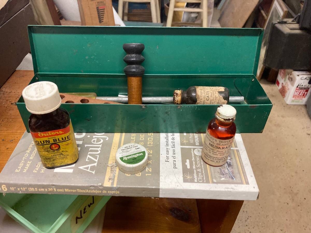 Vintage HOPPE'S Gun Cleaning Kit Green Metal Case with Supplies