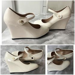 Beautiful Woman’s Shoes (SIZE 7.5)