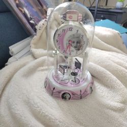 Marlyn Monroe  Clock 
