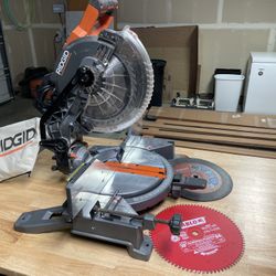 Ridgid 10 In Miter Saw
