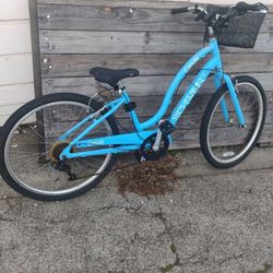 SCHWINN CANDIS 7 SPEED CRUISER / CITY BIKE