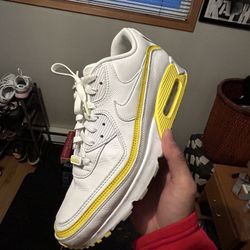 NIKE AIR MAX 90 X UNDEFEATED 