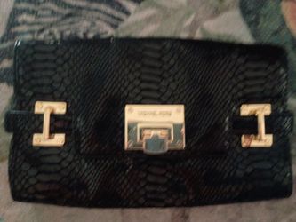 Micheal Kors clutch